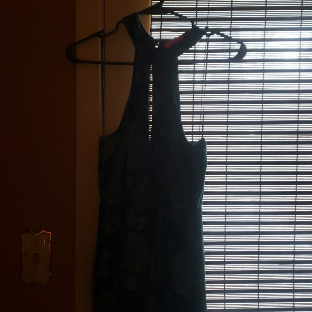 evening gown - Picture 2 of 4